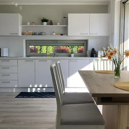 Rizling Apartmanhaz**** דירה Balatonalmádi