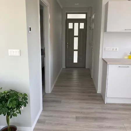 Rizling Apartmanhaz**** דירה Balatonalmádi