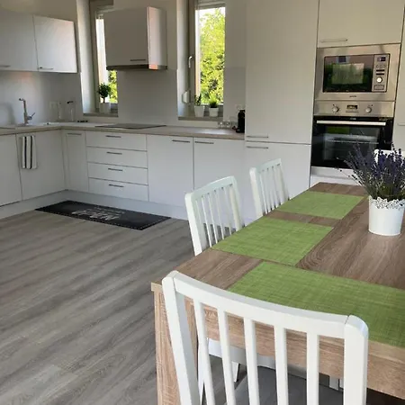 דירה Rizling Apartmanhaz****